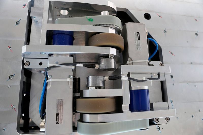 When viewing the Witte sandwich panel from below, one can see how precisely and harmoniously the Engel Elektroantriebe HBI drives fit into the design of the drive unit, thanks to their compact form factor.  (Engel)