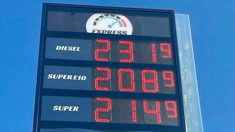 Die Kraftstoffpreise steigen immer weiter. So langsam wird es auch der Politik unheimlich.(Bild:  Grimm – VCG)