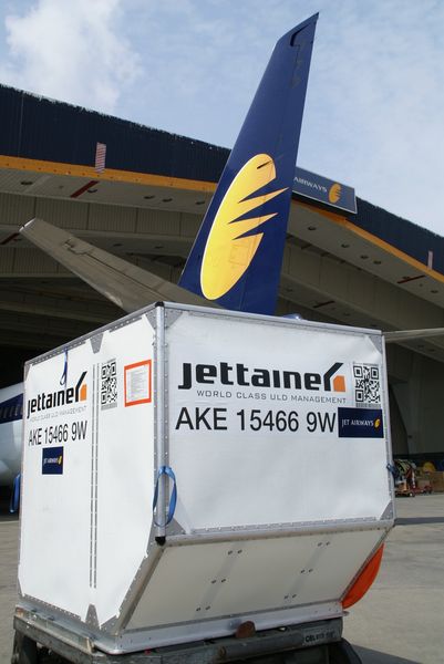 Der Leichtgewichtcontainer AKE LW sorgt für Treibstoffersparnis. (Bild: Jettainer)