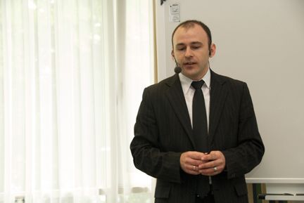 Tomas Oubailis, LG, erklärte in seinem Vortrag, wie NAS und Blu-ray zusammenpassen. (Archiv: Vogel Business Media)