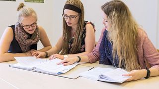 Das Mentoring-Programm „nachhaltig chancengleich!“ an der Uni Marburg will Frauen für  Positionen gewinnen, in denen sie unterrepräsentiert sind (Symbolbild). (Bild: Rolf K. Wegst)