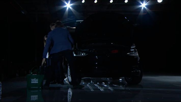 ... bietet auch der vordere Kofferraum viel Platz für Gepäck. (Bild: Tesla)