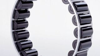 Der Käfig des High-Capacity-Lagers ist „selbsthaltend“ ausgeführt, so dass die Wälzkörper auch mit abgezogenen Ring im Käfig gehalten werden. (Schaeffler)