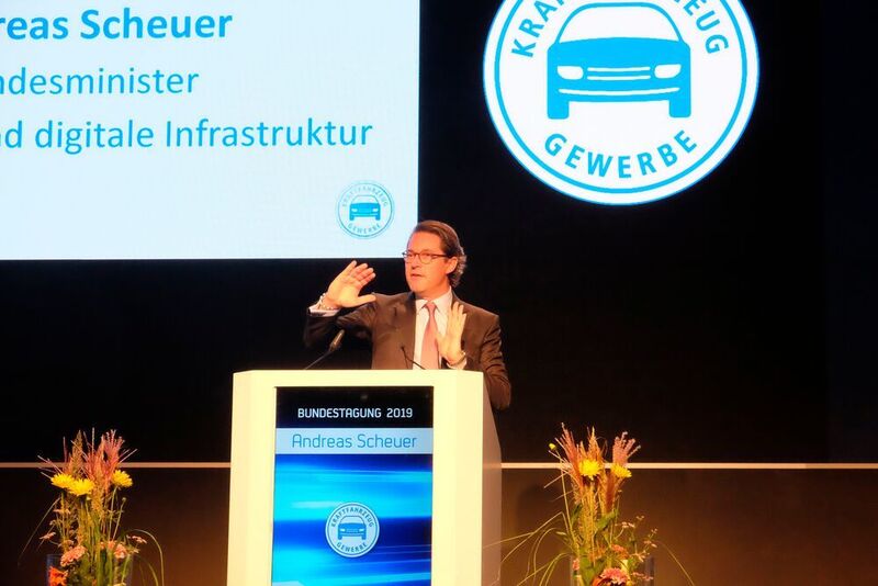 Rückenwind fürs Kfz-Gewerbe: Verkehrsminister Andreas Scheuer traf mit seiner Ansprach den richtigen Ton und erhielt viel Applaus.  (Zietz/»kfz-betrieb«)