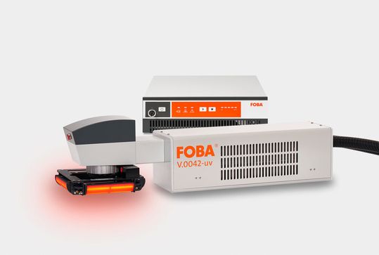 Der Foba-UV-Lasermarkierer V.0042 kann für die Markierung von empfindlichen Kunststoffen eingesetzt werden.(Bild:  Foba)