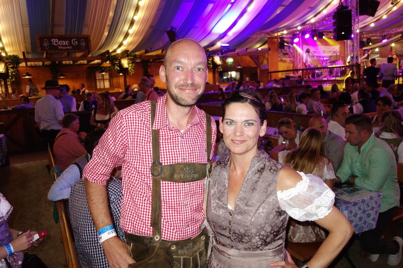 Alexa Erni (ALSO) mit ihrem Lieblings-Ex-Kollegen Christoph Spahn (LG). (Bild: IT-BUSINESS)