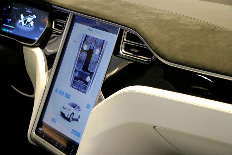 Cebit Preview 2017: das Innere des Model X (Horn)