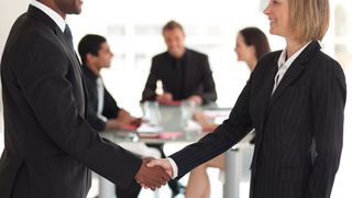 Weibliche Führungskräfte: Mehr als 75 % wurden am Arbeitsplatz schon einmal diskriminiert. Diese erschreckend hohe Zahl ergibt sich aus einer Umfrage des Berufsverbandes DIE FÜHRUNGSKRÄFTE-DFK unter 120 Managerinnen. (Bild: clipdealer.de)