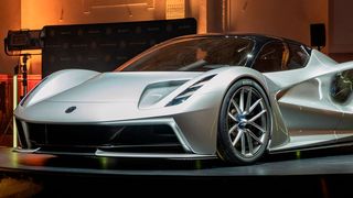 Der neue Lotus Evija bei seiner Enthüllung in London. (Lotus)