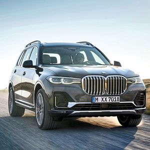 (BMW)