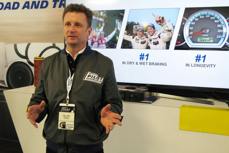 Die Vorzüge des Pilot Sport 4 S erklärte unter anderem der ehemalige Rennfahrer und dreimalige Le-Mans-Sieger Allan McNish. (Seyerlein/»kfz-betrieb«)