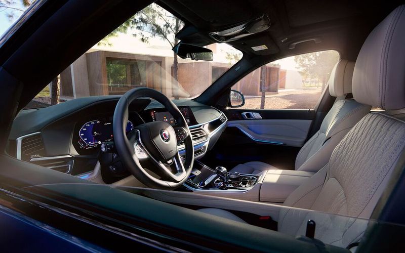 ... Lederausstattung ... (Bild: Alpina)