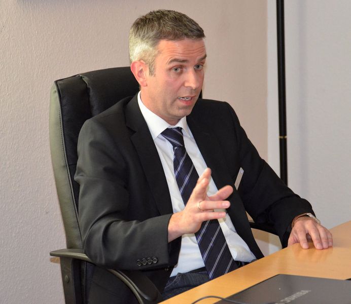 Verkaufsleiter Stefan Weber nimmt jedes Auto in Zahlung und verkauft die Einsteigerfahrzeuge auch auf dem neuen Platz: „Das erzeugt besonders viel Traffic.“ (Fotos: Bayha)