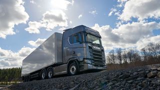 Die Absatzzahlen auf dem europäischen Nutzfahrzeugmarkt waren im August erneut rückläufig. (Bild: Scania)