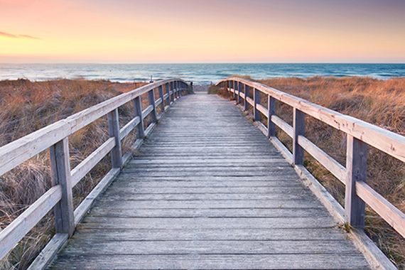Was würden Arbeitnehmer für einen zusätzlichen Urlaubstag tun? (Bild: Jenny Sturm/Fotolia.com)