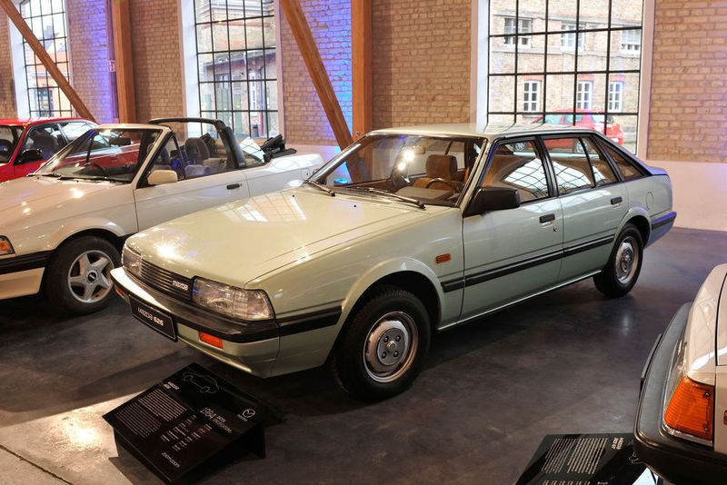 ... oder der Mazda 626 Baujahr 1984 werden im Museum ausgestellt. (Mazda)