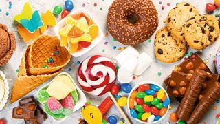 Süß und fetttig: Diese Kombination spricht unser Gehirn besonders stark an. (Bild: anaumenko - stock.adobe.com)