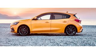 Schon seit 2002 bietet der Ford Focus ST nicht nur dem Wolfsburger Platzhirsch die Stirn. (Ford)