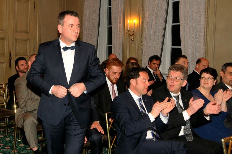 Die Preisträger nahmen gleich ihre Auszeichnung entgegen. (Foto: Mazda)