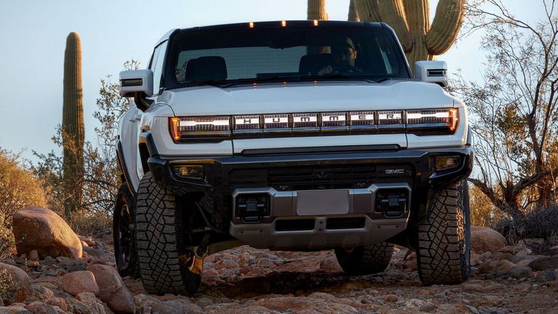 Mit dem GMC Hummer EV hat GM bereits ein E-Auto auf der Ultium-Plattform auf den Markt gebracht. (Bild: General Motors)