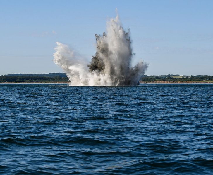 Gezielte Sprenungen sind manchmal der einzige Weg, die Kriegshinterlassenschaften zu beseitigen. Bildquelle: 