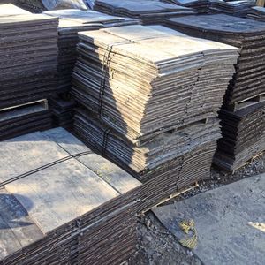 Wenn keine Reparatur mehr möglich ist, bekommen die Teile des Fördergurts ein zweites Leben ...(Bild:  Bach Tung)