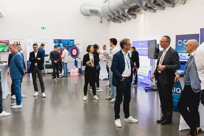 Die Partner und Sponsoren haben allesamt Lösungen parat, um die aktuellen Herausforderungen in der Produktentstehung effizient zu meistern. Unsere Partner in alphabetischer Reihenfolge: Altair, All for one, Bechtle PLM, CAIQ, Cenit, Comsol, Mdesign, Prostep, Simus Systems, Synera. Als Austeller durften wir in diesem Jahr zudem Evi:one, GPS Life, IAI, Isap, Linak, Net., Orcon und Wittenstein begrüßen. (Bild: Stefan Bausewein/VCG)