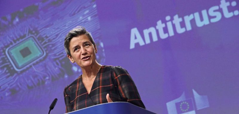 Margrethe Vestager, EU-Wettbewerbskommissarin, spricht während einer Online-Pressekonferenz. Der US-Chipriese Broadcom hat nach Angaben der EU-Kommission im Streit um die mutmaßlich illegale Ausnutzung seiner Marktmacht gegenüber Großkunden eingelenkt. Margrethe Vestager, EU-Wettbewerbskommissarin, spricht während einer Online-Pressekonferenz. Der US-Chipriese Broadcom hat nach Angaben der EU-Kommission im Streit um die mutmaßlich illegale Ausnutzung seiner Marktmacht gegenüber Großkunden eingelenkt.