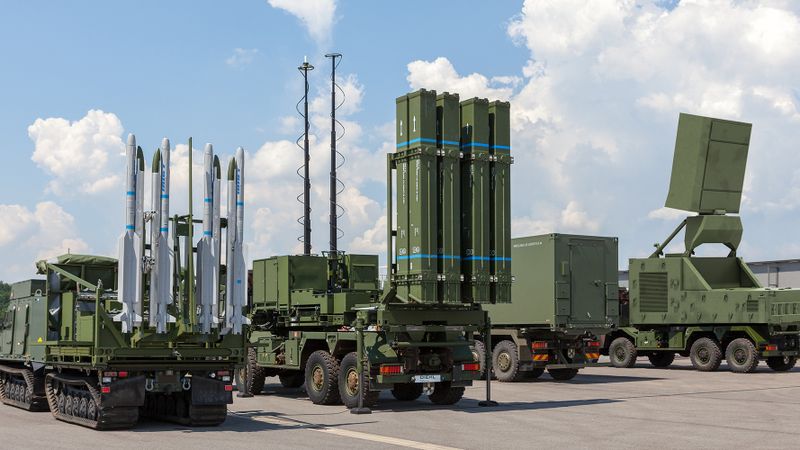 IRIS-T SLM and IRIS-T SLS—Modular ground-based air-defence systems for protection of objects, areas and mobile troops(Image:  Diehl Defence GmbH & Co. KG)
