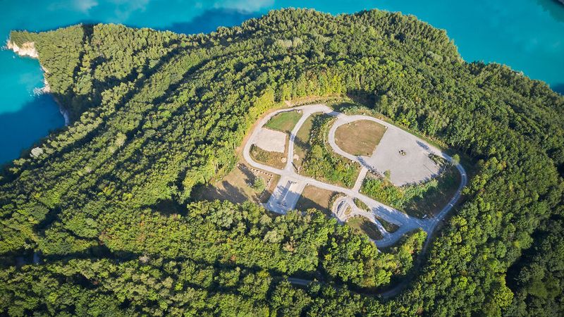 Das Gelände aus der Vogelperspektive. (Bild: Land Rover)