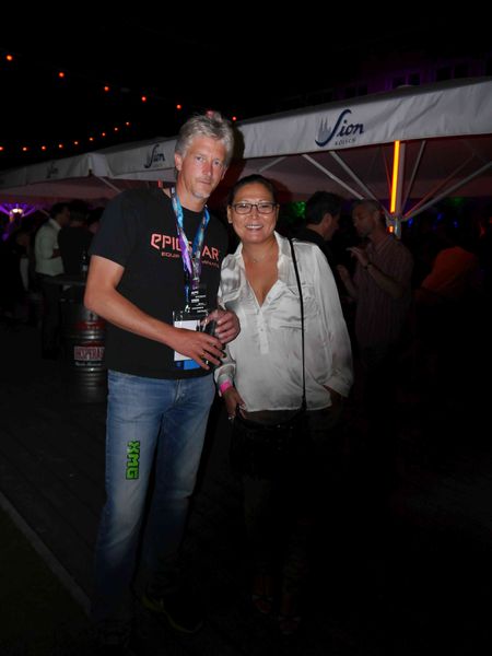 Marc Riemen (EpicGear, l.), Miriam Franke (SanDisk) (Bild: DC-Club)