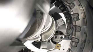 Die Innenrundfräsmaschinen Heller RFK 300 arbeiten bei der Mafa mit zwei gleichzeitig im Einsatz befindlichen Fräseinheiten. Dadurch sind die Produktionsmaschinen besonders produktiv.  (Bild: Heller)