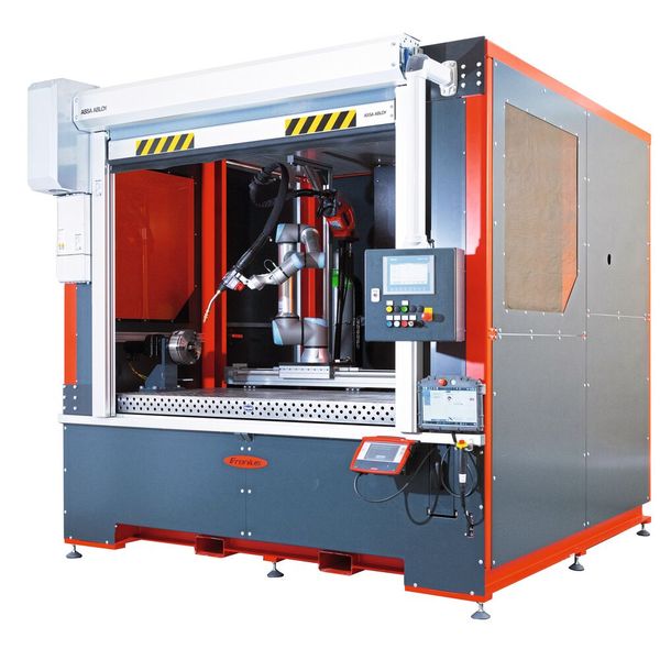 Die Fronius SmartCell sorgt für eine sichere Zusammenarbeit mit dem Roboter und ermöglicht reproduzierbar gute Schweißergebnisse. (Bild: Fronius Deutschland GmbH)