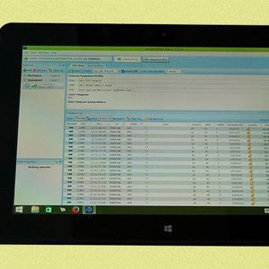 Datentransmitter an einem Tablet.