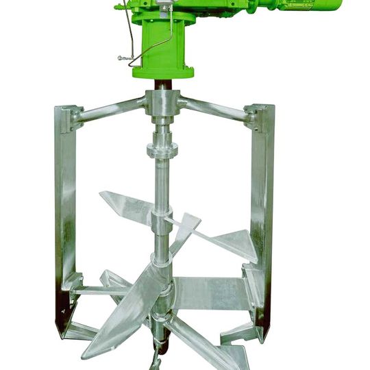 Typisches Koaxialrührwerk Typ SKR mit Doppeltwirkenden Gleitringdichtungen. (Bild:  SPX)