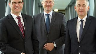 Prof. Dirk Landgrebe, Prof. Welf-Guntram Drossel, Prof. Matthias Putz (v.l.n.r.). (Bild: Fraunhofer-IWU)
