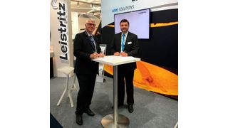 Sven Nieper, Managing Director, Leistritz Turbinentechnik GmbH (r.) und Klaus Mueller, CCO, Bionic Production AG unterzeichnen die Absichtserklärung auf der Pariser Airshow. (Bionic Production)