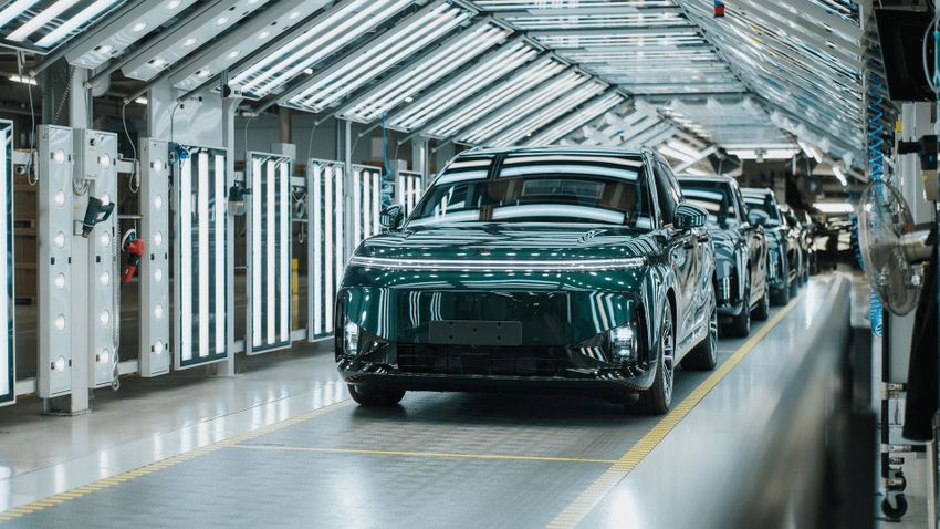 Xpeng verkündete Anfang Oktober die erfolgreiche Fertigungserprobung seines Modells G9L bei Magna in Graz.  (Bild: Xpeng)