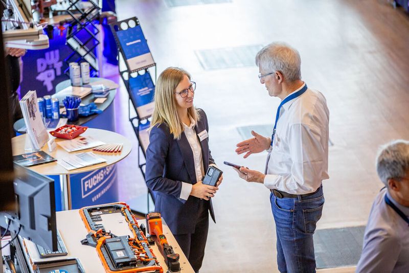Gerade der fachliche Austausch unter den Schraubexperten untereinander ist das, was die Regionalmesse Schraubtec ausmacht. (Bild: Amelie Jehmlich/ART n Photo)