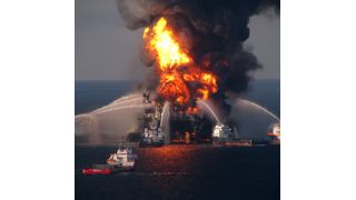 Die Ölbohrinsel "Deepwater Horizon" war nach einer Explosion im April 2010 gesunken. Das Unglück führte zu einer verheerenden Ölpest im Golf von Mexiko. (Bild: U.S. Coast Guard)