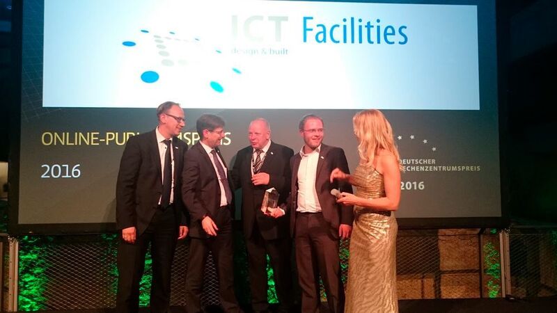 ... und als Gewinner des Publikumspreises durfte noch einmal ICT Facilities auf die Bühne. (Bild: Tobias Mayer)