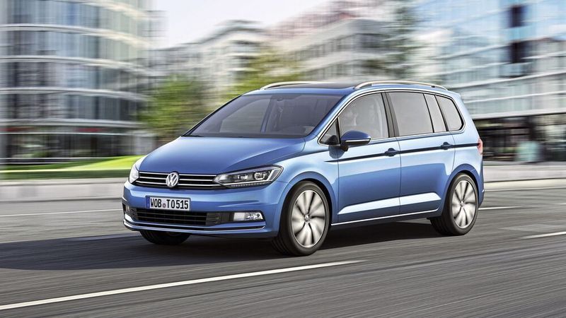 Platz 1 bei den Großraum-Vans im Januar 2022: VW Touran, 1.456 Neuzulassungen (Volkswagen)