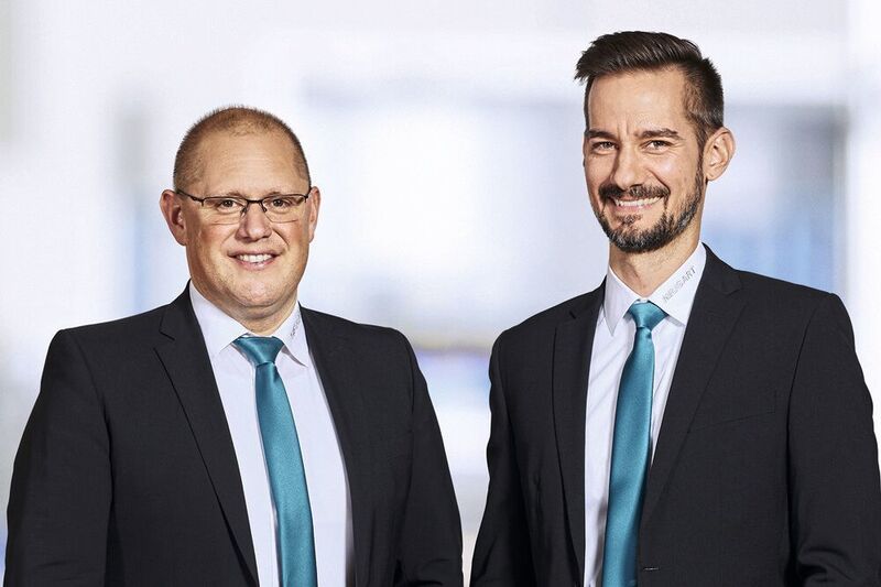 Matthias Herr (rechts), bisher Geschäftsleiter Business Development, wurde zum dritten Geschäftsführer von Neugart berufen. Seine bisherige Position übernimmt Swen Herrmann (links), zuletzt Vertriebsleiter. (Neugart)
