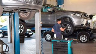 Die steigende Komplexität von Modellen unterschiedlicher Marken macht freien Werkstätten das Leben schwer. (Bild: Rubbel/»kfz-betrieb«)