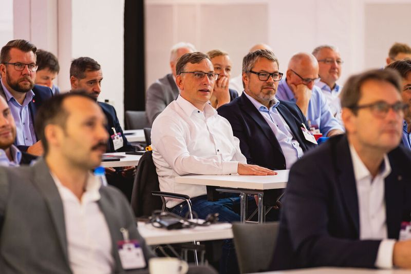 Impressionen vom 24. Würzburger EMS-Tag: Im Mittelpunkt standen aktuelle Branchenthemen, praxisnahe Impulse und insbesondere der persönliche Austausch innerhalb der EMS-Community. (Bild: Stefan Bausewein)