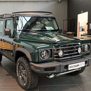 Im großen Schauraum hat die Woltmann-Gruppe einen separaten Bereich für Ineos ausgewiesen.(Bild:  Woltmann-Gruppe)