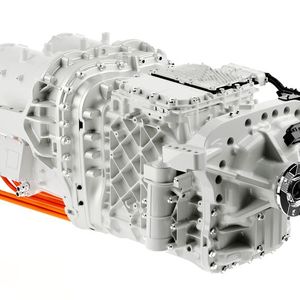 Die Elektromotoren liefern eine Gesamtleistung von 490 kW / 666 PS und ein Getriebedrehmoment von bis zu 28.000 Newtonmetern. (Bild:  ampnet/Volvo)