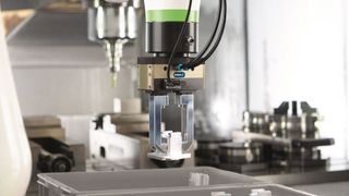 Der neue PGL-plus-P bietet als erster pneumatischer Greifer eine zertifizierte sichere Greifkrafterhaltung und eine bereits integrierte IOL-Sensorik. (Bild: Schunk)