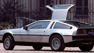 Automobile Filmhelden gibt es einige – auch bezahlbare Modelle. Der Hollywood-Streifen „Zurück in die Zukunft“ zum Beispiel  machte den von 1981 bis 1982 in Nordirland gebauten DMC-12 der DeLorean Motor Company (DMC) berühmt – das Design stammte von Giorgio Giugiaro. (Italdesign)