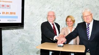 Der Countdown läuft: (v. l.) Vorstandsvorsitzender Prof. Dr. Max P. Baur, Wissenschaftsministerin Birgit Hesse und der Ärztliche Vorstand Prof. Claus-Dieter Heidecke starteten das KAS+ Projekt (UMG/ Manuela Janke)